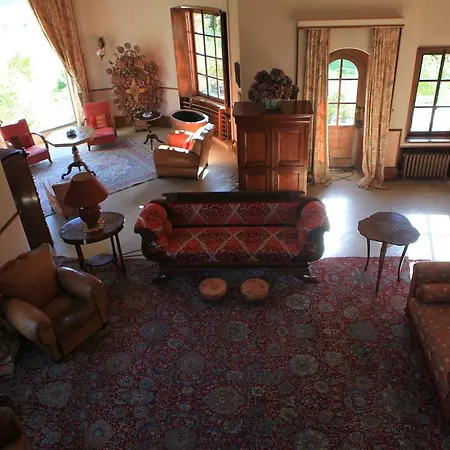 Oda ve Kahvaltı Le Logis D'arniere 3*
