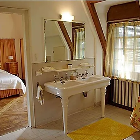 Le Logis D'arniere 住宿加早餐酒店 Saint Cyr-sous-Dourdan