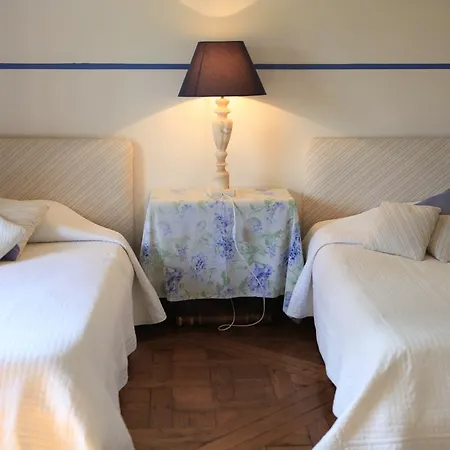 Le Logis D'arniere Oda ve Kahvaltı