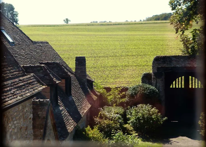 Le Logis D'arniere Bed & Breakfast 3*